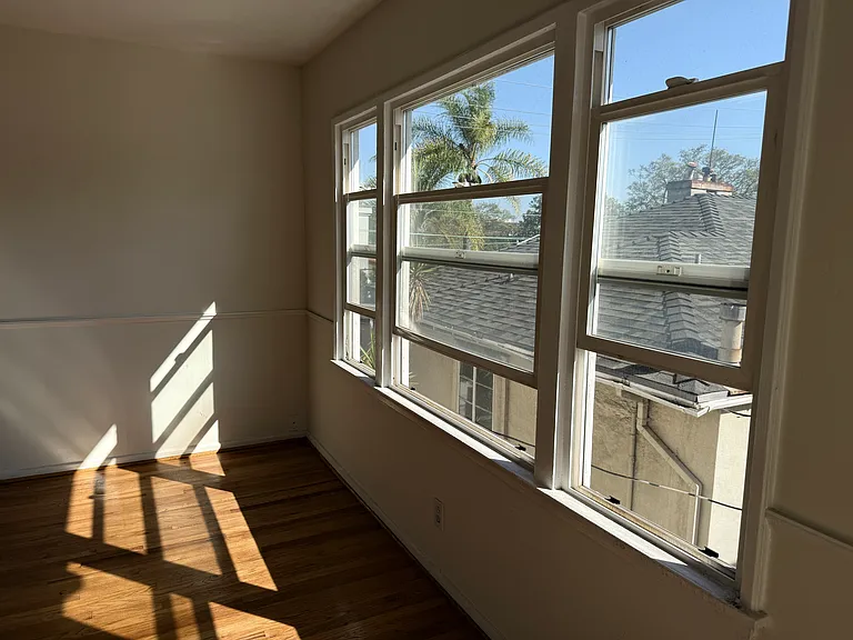 408 N Doheny Dr — Photo 8