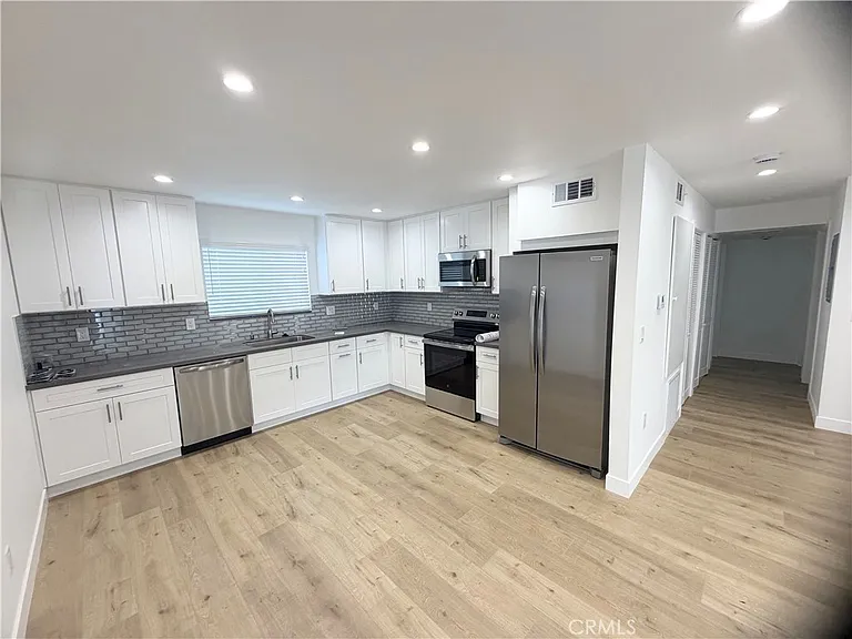 6709 Denny Ave #1/2 — Photo 4