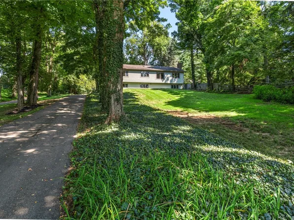 303 E Whipp Rd, Dayton, OH 45459