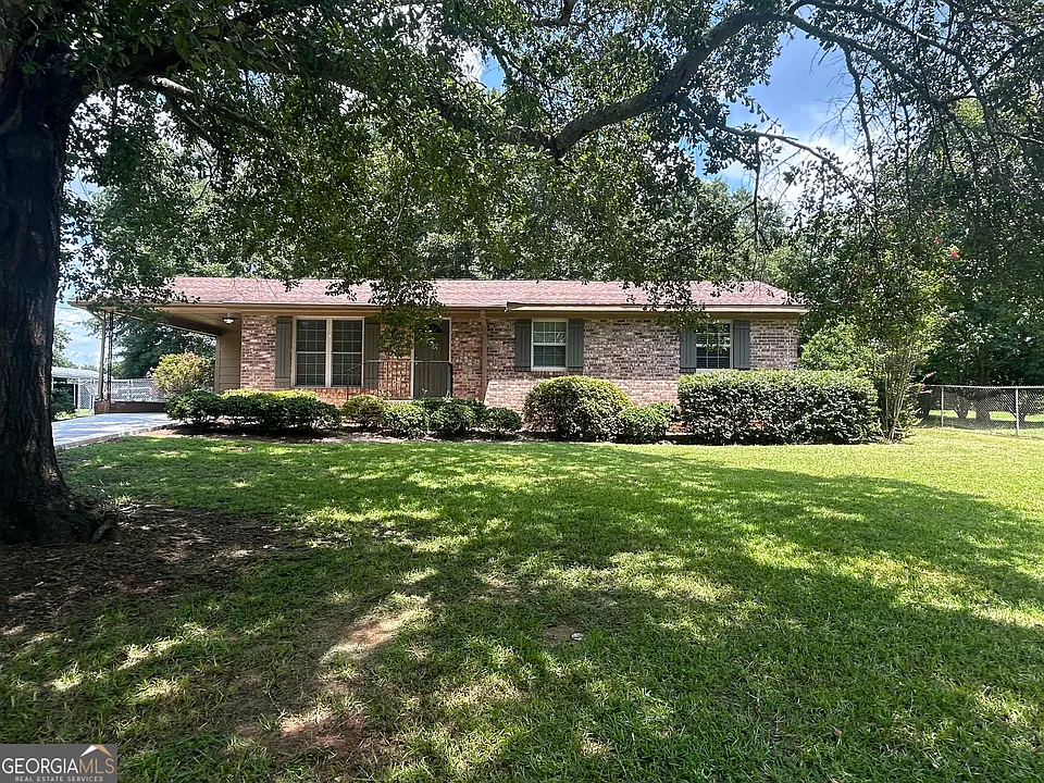 1020 Tuxedo Ln