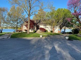 4397 SW Breezy Point Ln, Lees Summit, MO 64082