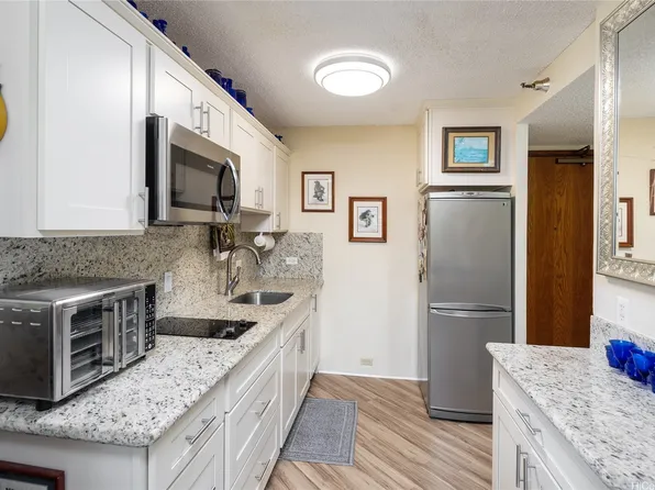300 Wai Nani Way #I304, Honolulu, HI 96815