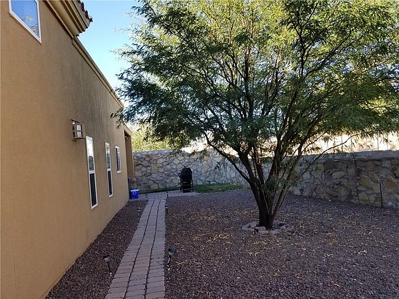 4th image of 3737 Coco Palm Dr