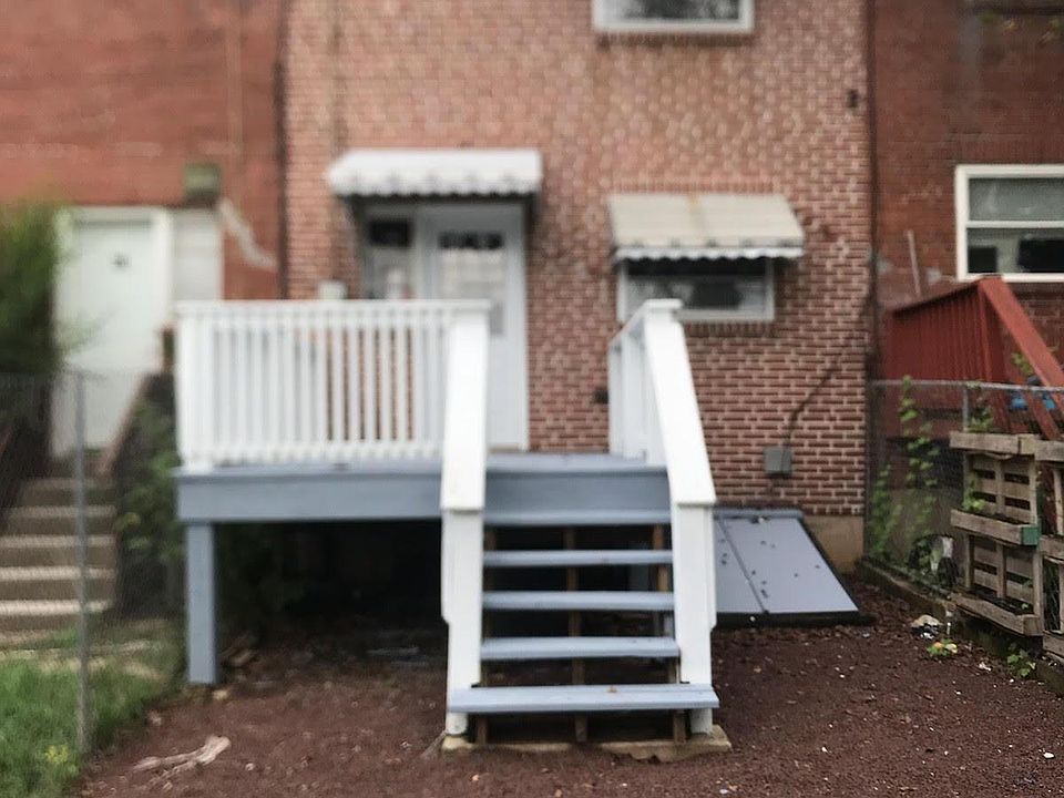 2nd image of 30 Stanbridge St