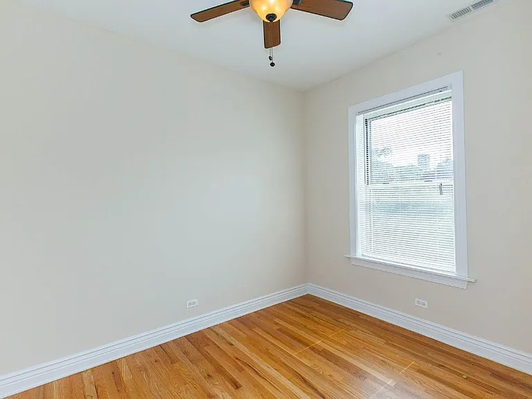 1214 W Waveland Ave #2 — Photo 4