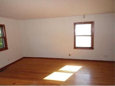 5th image of 8407 E 34th Pl