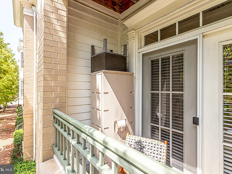 1115 Cameron St #208 — Photo 53