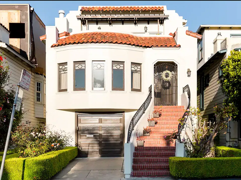 330 Avila St