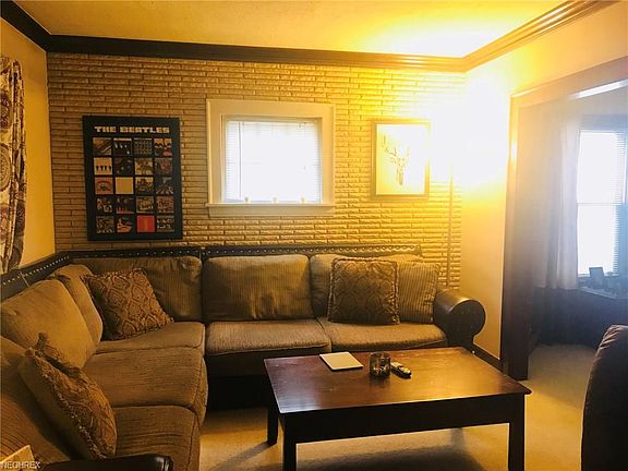 5th image of 2175 Clarence Ave