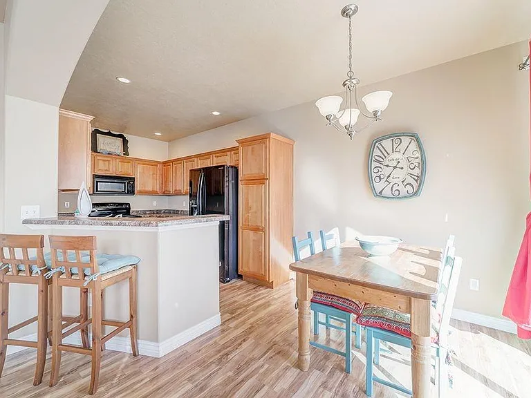 3130 N Provence Ln — Photo 7