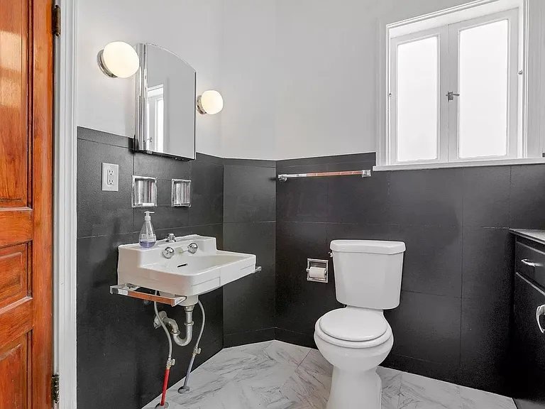365 Hudson Ave #1 — Photo 11