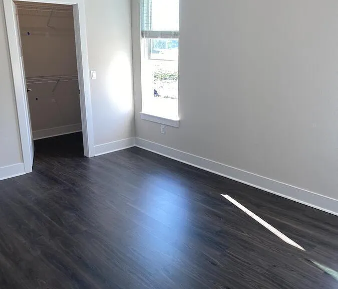 W218N16046 Tiger Lily Dr — Photo 8