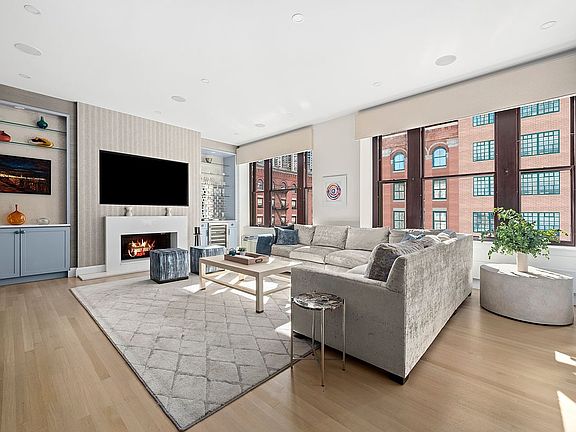 4th image of 124 Hudson St APT 5A