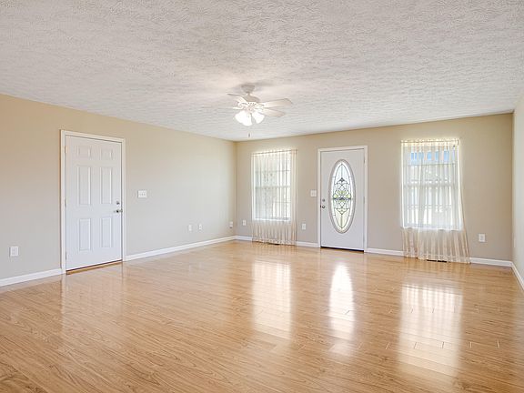5th image of 609 Preston Dr