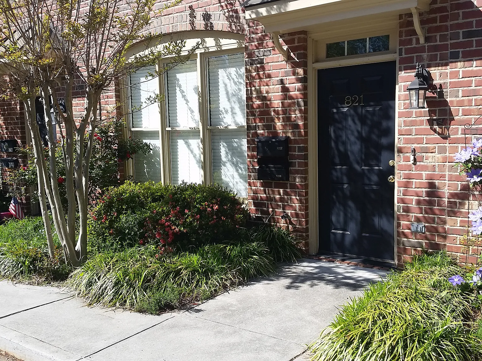 2 bed, 2.5 bath, 1600 sqft, $1,650 — Photo 1