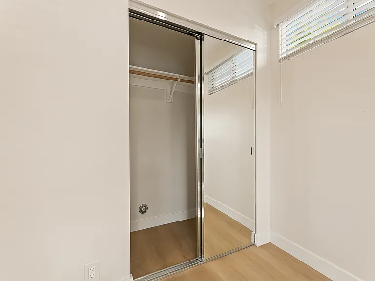9716 Felton Ave — Photo 10