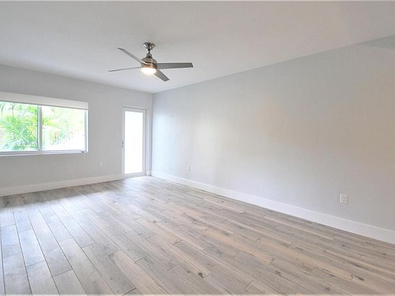 4th image of 942 Lenox Ave APT 7