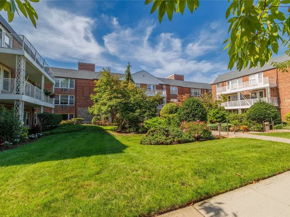 120 Morris Avenue #A15, Rockville Centre, NY 11570