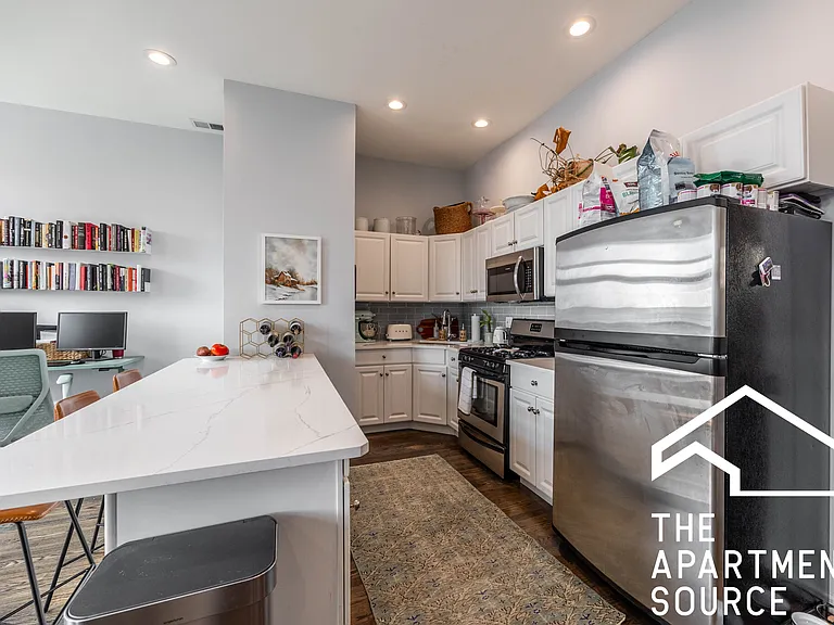 1131 W Madison St #3R — Photo 7