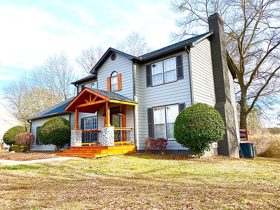 2nd image of 405 Wellington Dr