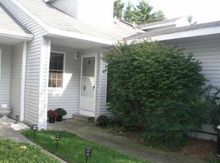 7010 Suzanne Ln, Schenectady, NY 12303