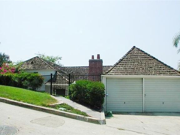 2nd image of 1955 Micheltorena St