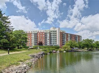 30 Blue Springs Dr #305, Waterloo, ON N2J 4T2