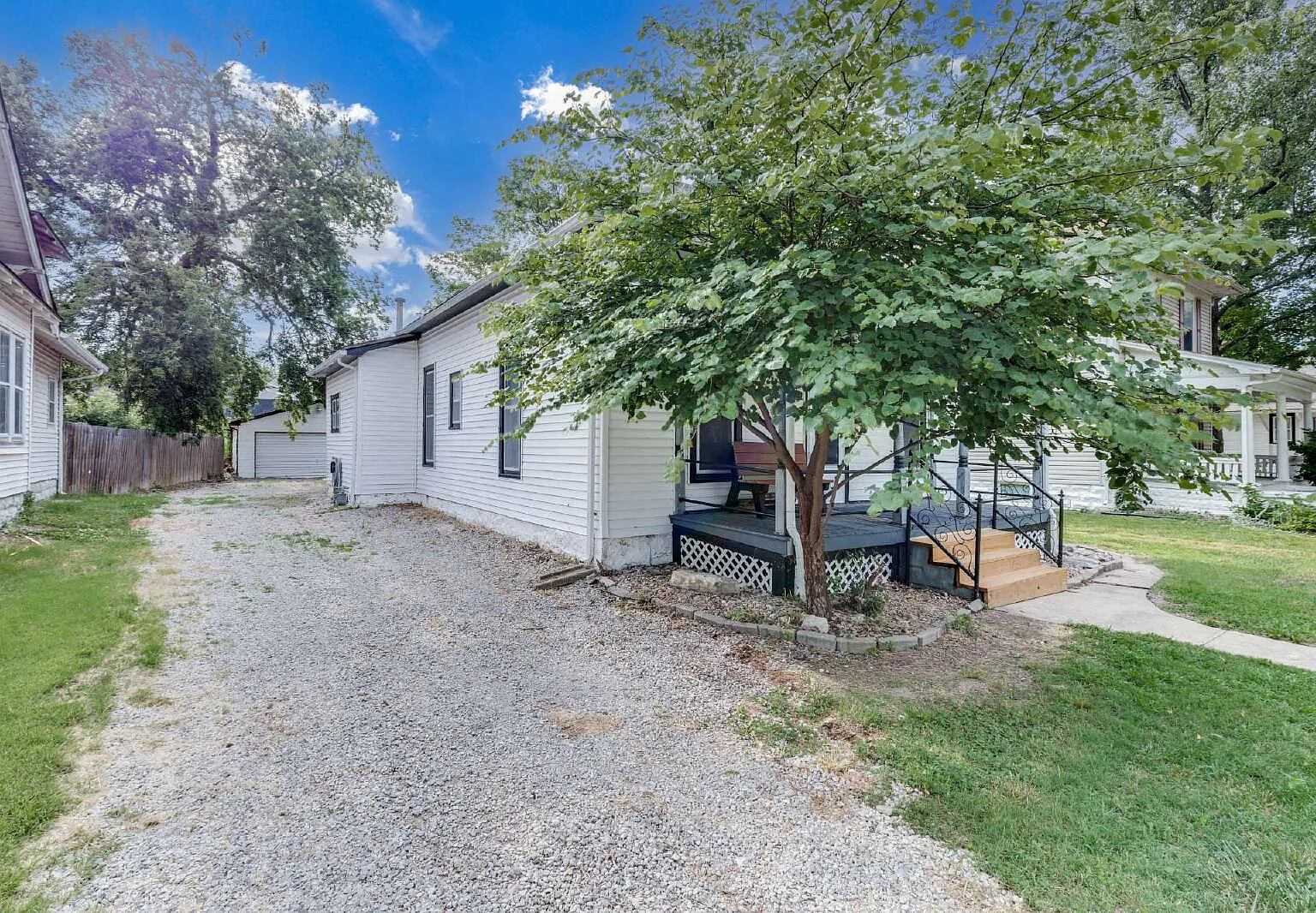 2 bed, 1.0 bath, 1056 sqft, $1,250 — Photo 3