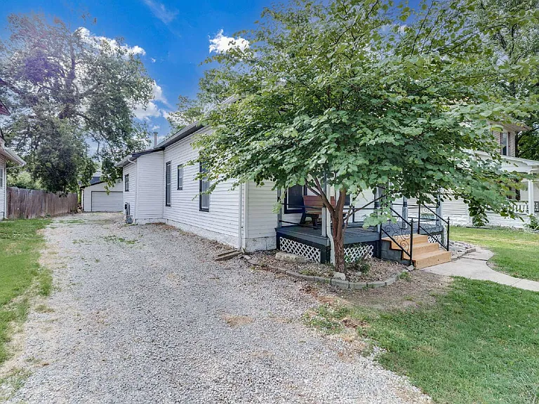 514 S Fern Ave — Photo 3
