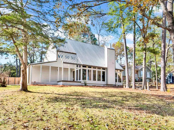 1724 King Charles Ct, Alabaster, AL 35007