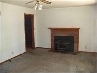 2nd image of 914 E Cenizo St