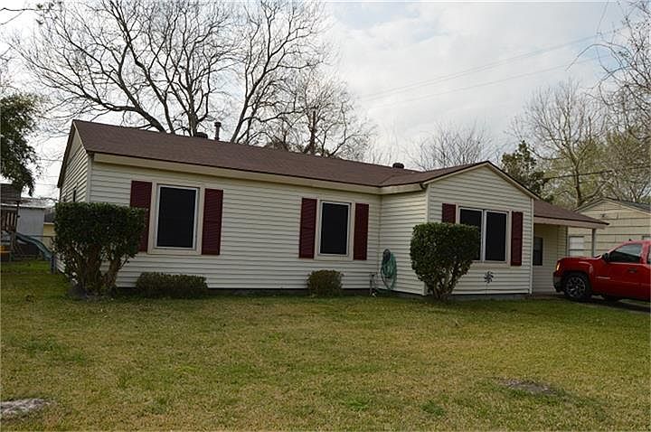 1st image of 109 Meadowlake Ln