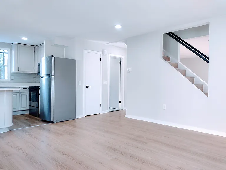 4204 Colonial Rd — Photo 7