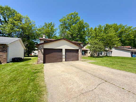 3rd image of 2814 Forest Ln