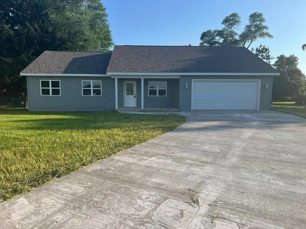 2404 Wild Rose Ct, Portage, WI 53901