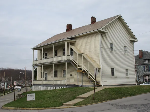 357 S Washington St, Evans City, PA 16033