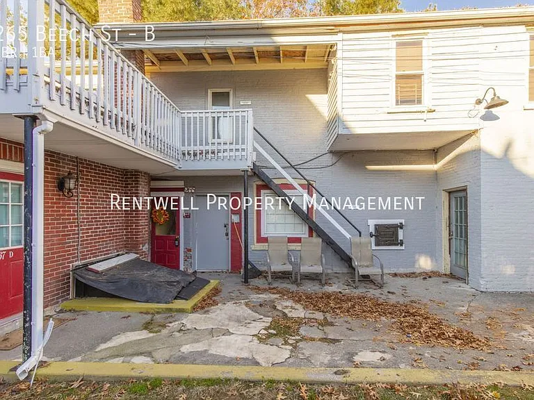 265 Beech St #B — Photo 2