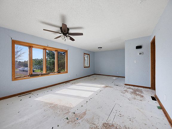 5th image of 700 Holly Rd