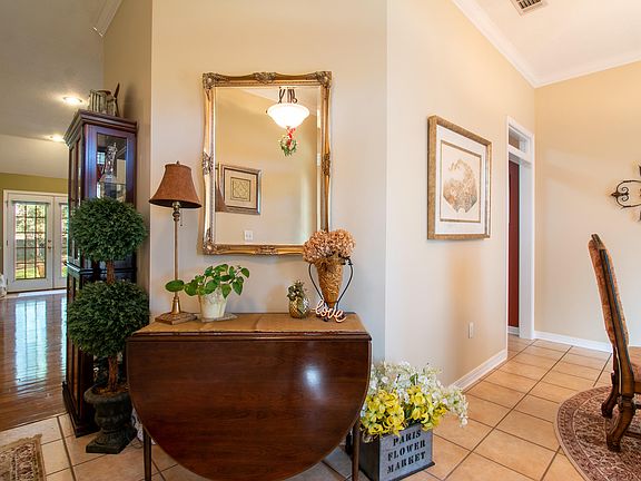 3rd image of 15096 Warren Dr