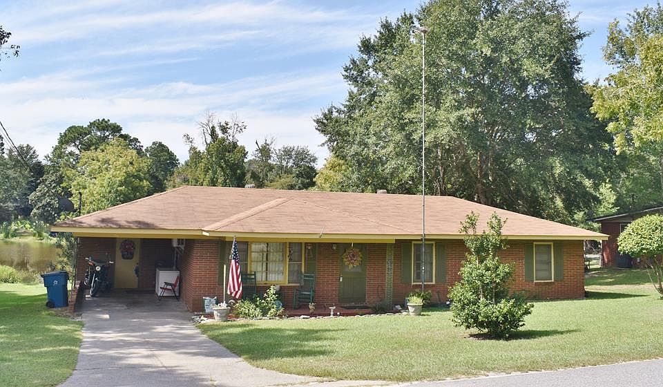 1st image of 1703 N McSwain Dr