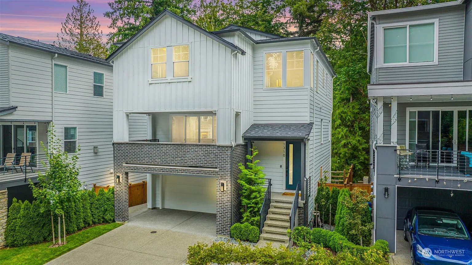 1310 245th Avenue NE photo 1