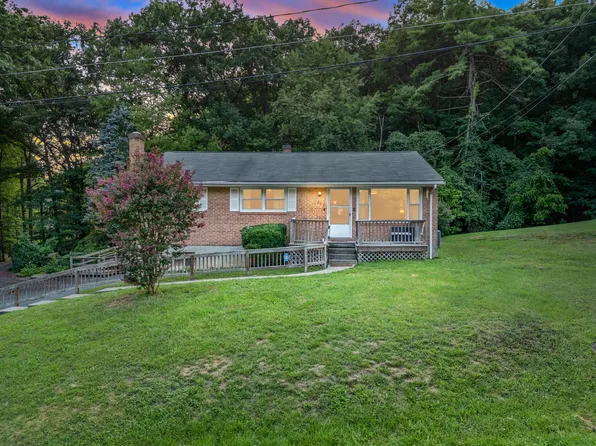 1415 McAllister Dr, Covington, VA 24426