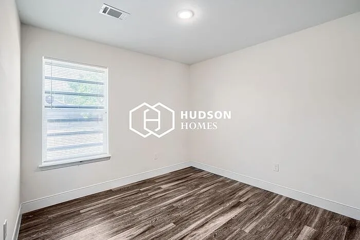 90 N Florida St — Photo 8