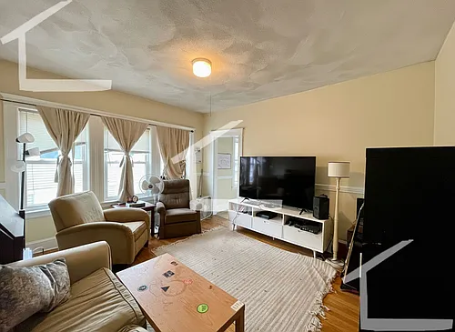 97 Kilsyth Rd #4 Photo 1
