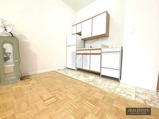 Rented by ZealEstate Group Inc | media 40