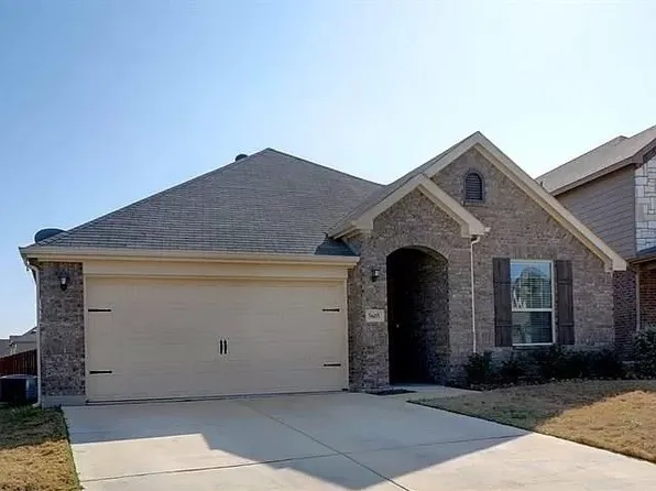5605 Spirit Lake Dr, Fort Worth, TX 76179