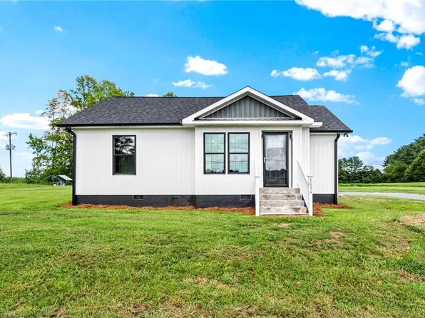 3036 Us Highway 21, Hamptonville, NC 27020