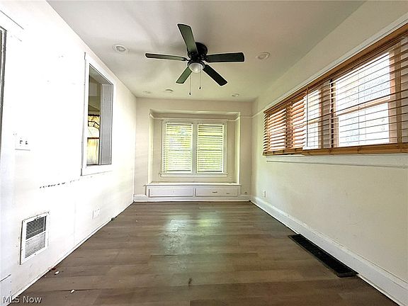 5th image of 660 E 126th St