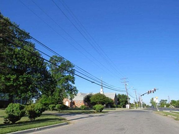 Exterior Neighborhood (street photo)