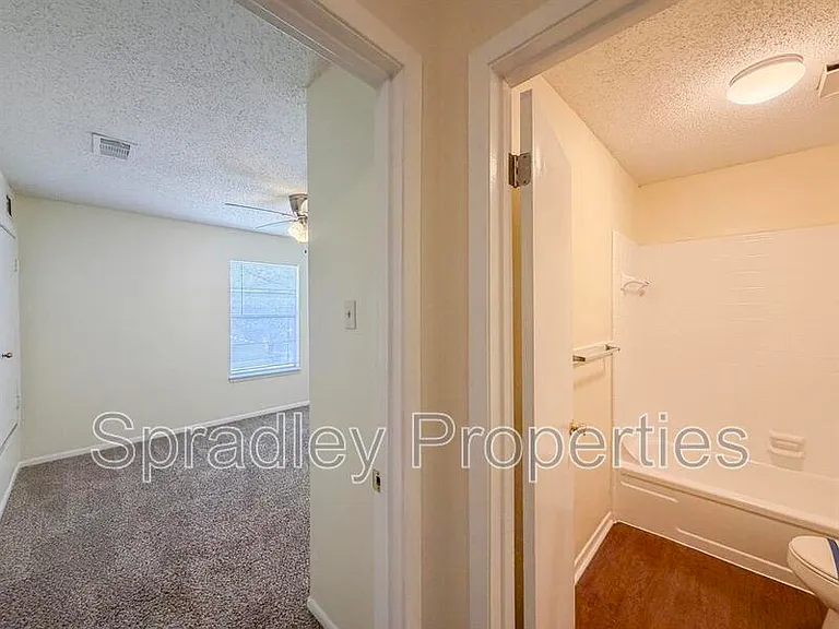 1027 N Wall St — Photo 10